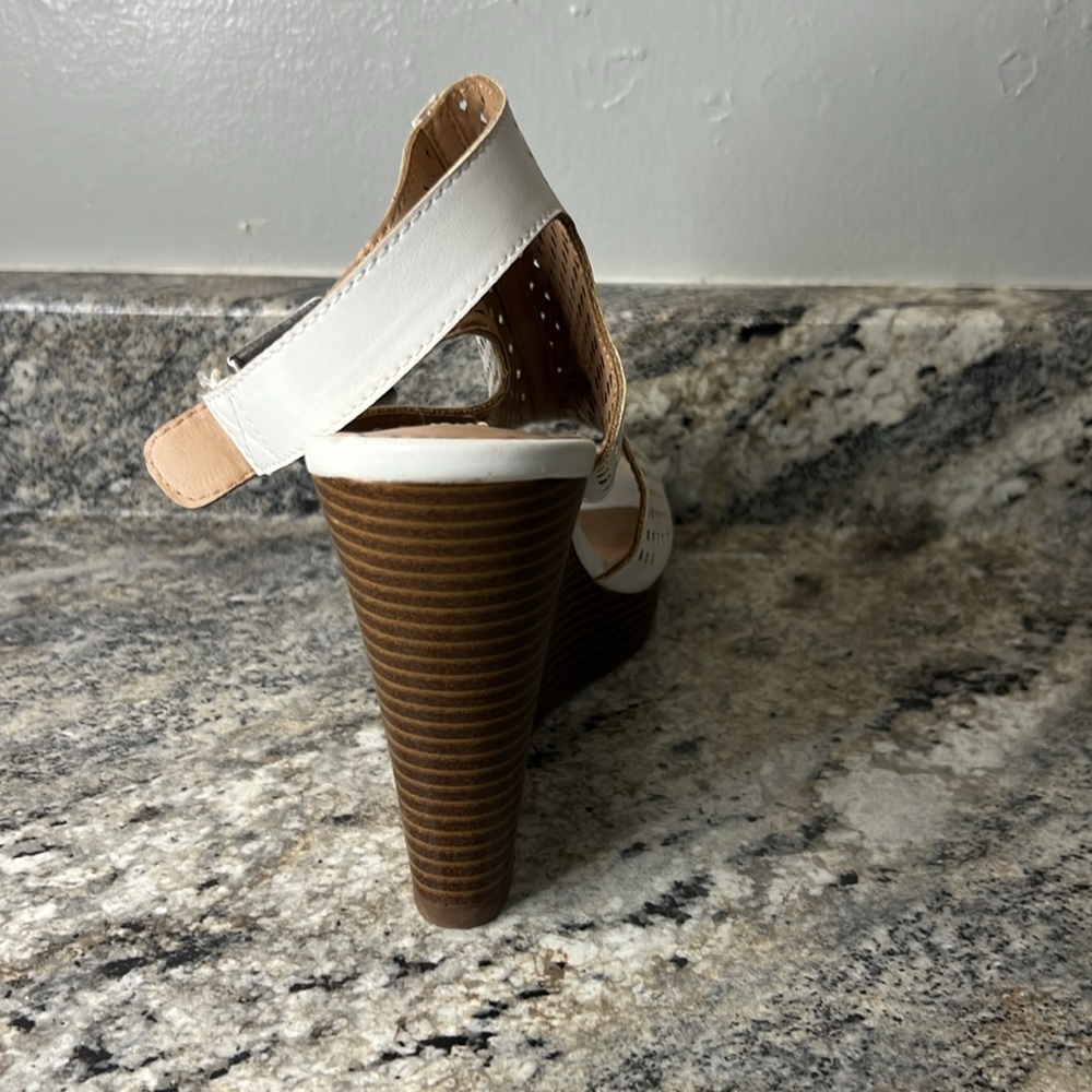 Parker & Sky wedge sandals for women. Size 7 - Picture 6 of 10